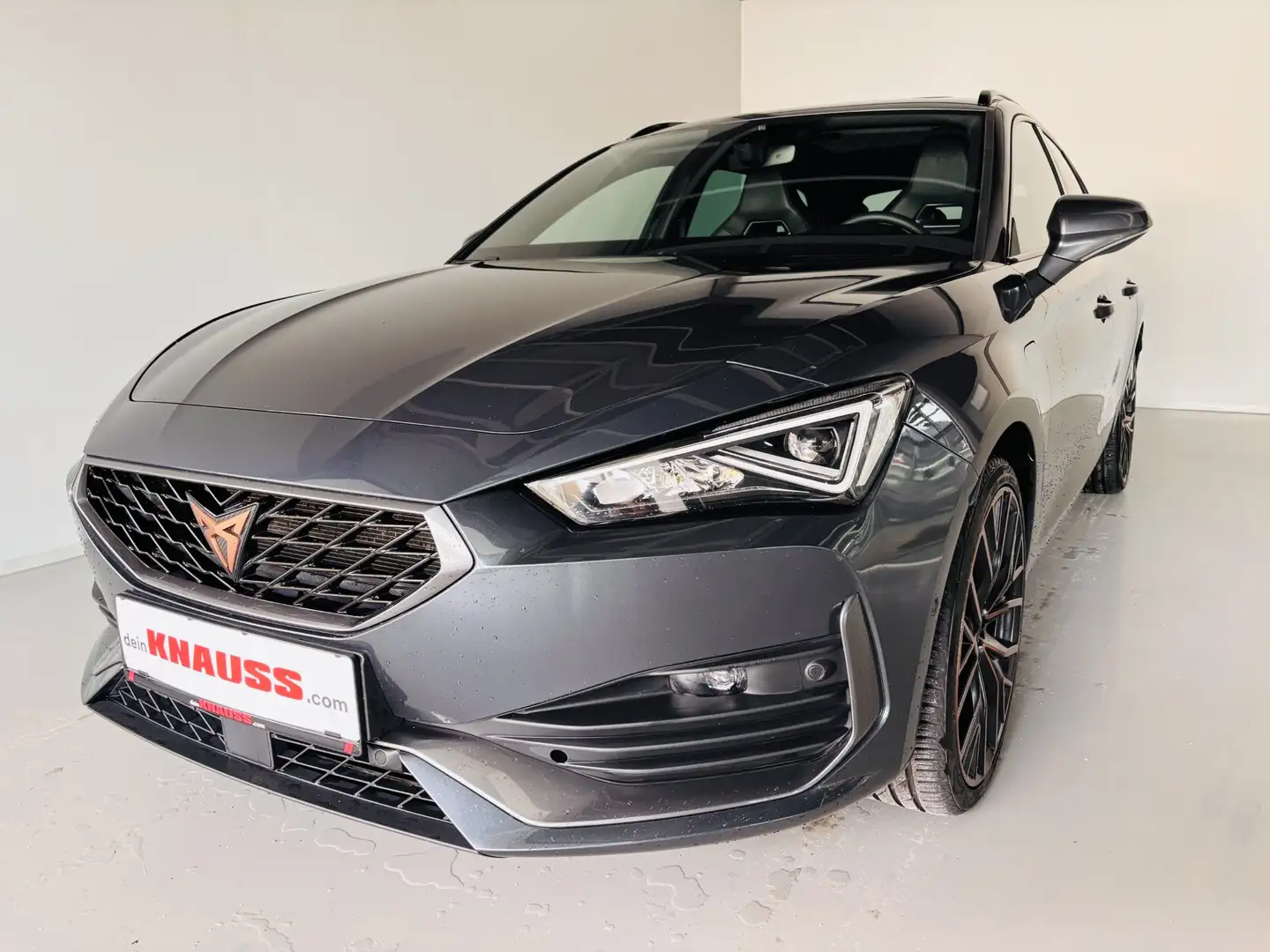 CUPRA Leon Leon SP Kombi VZ 1,4 TSI eHybr Schwarz - 1
