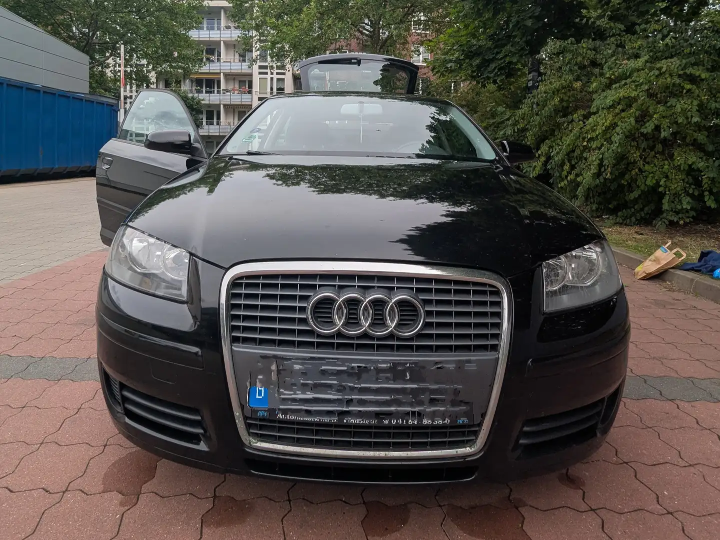 Audi A3 A3 1.8 TFSI Attraction Schwarz - 2