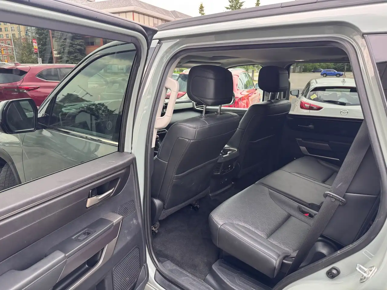 Toyota Sequoia photo Toyota Sequoia