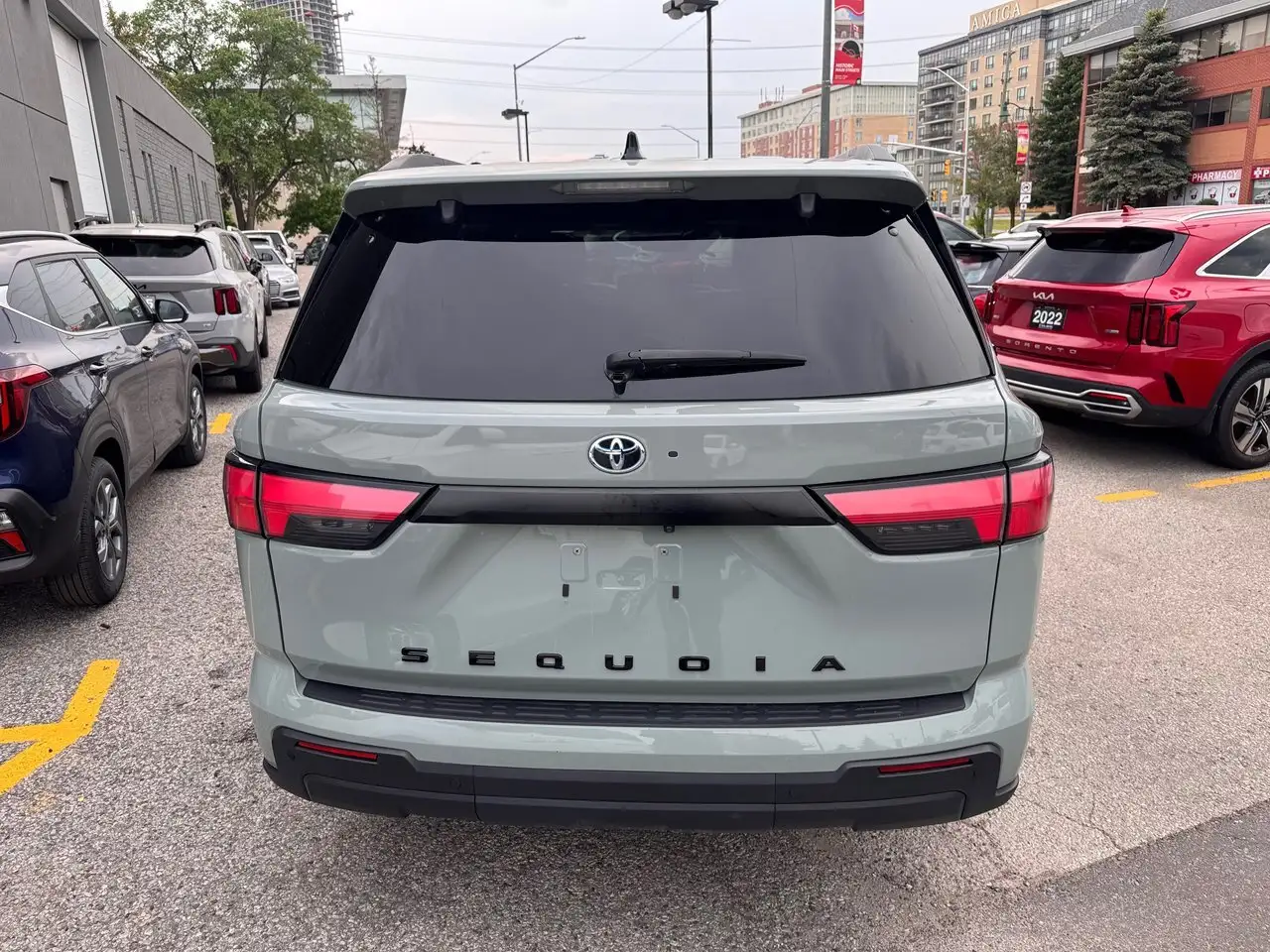 Toyota Sequoia photo Toyota Sequoia