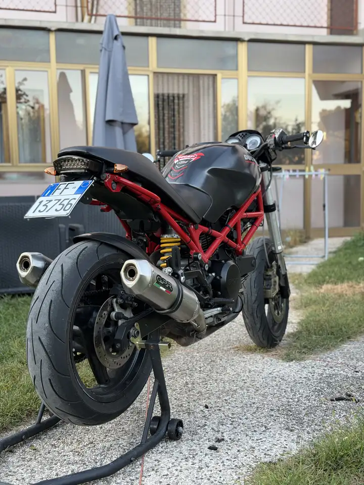 Ducati Monster 695