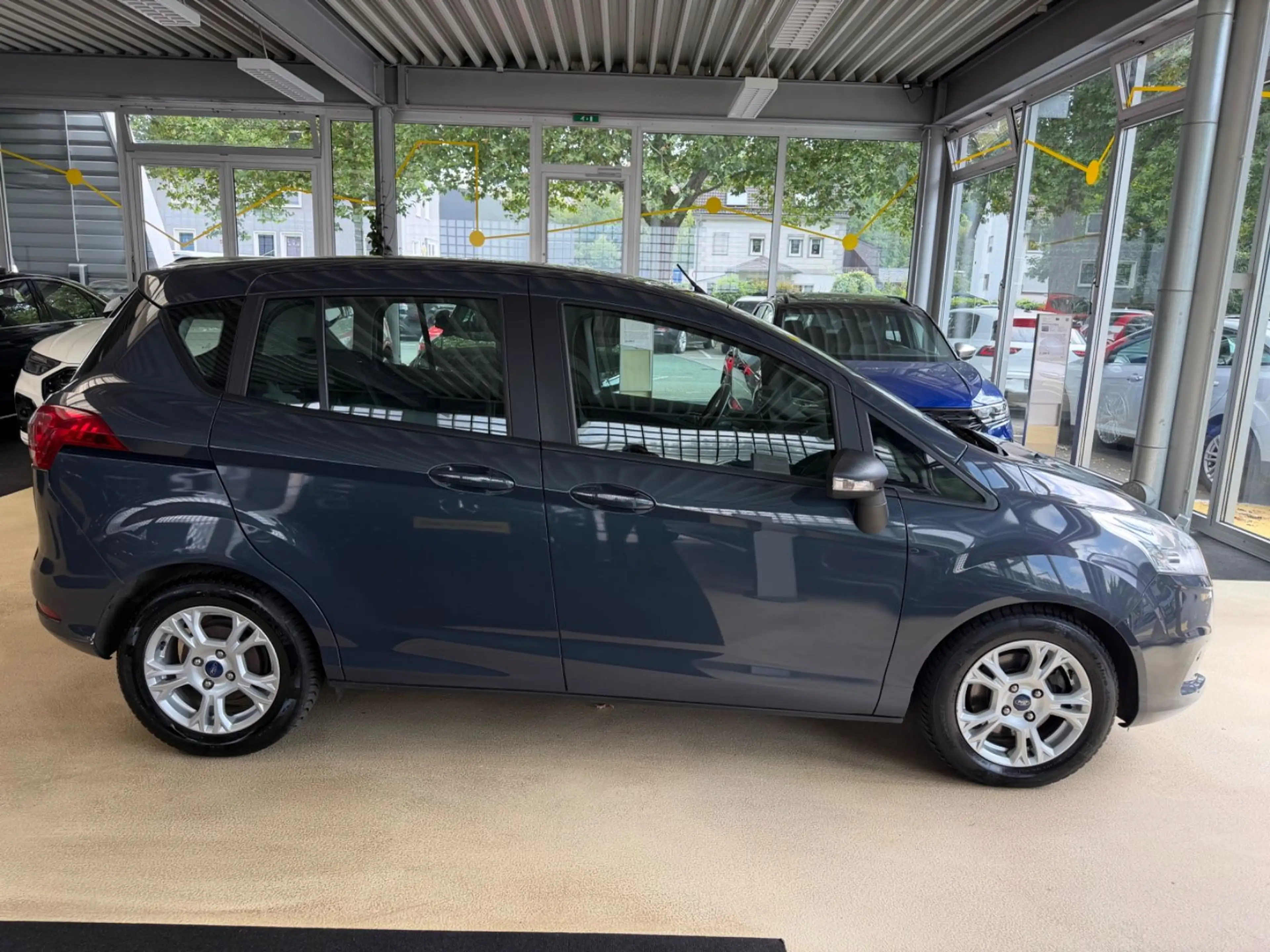Ford B-Max B-MAX Sync Edition — photo 2