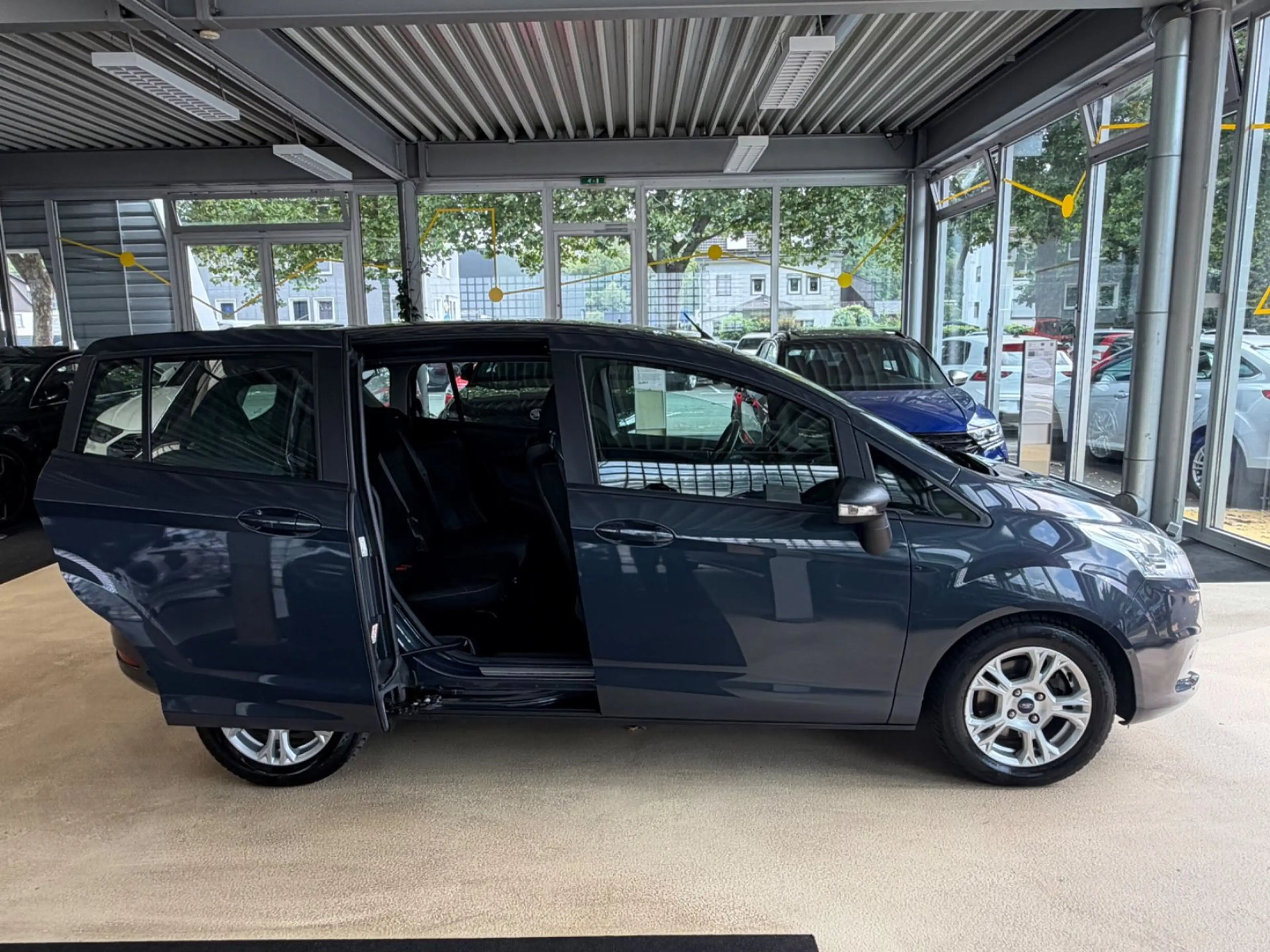 Ford B-Max B-MAX Sync Edition — photo 13