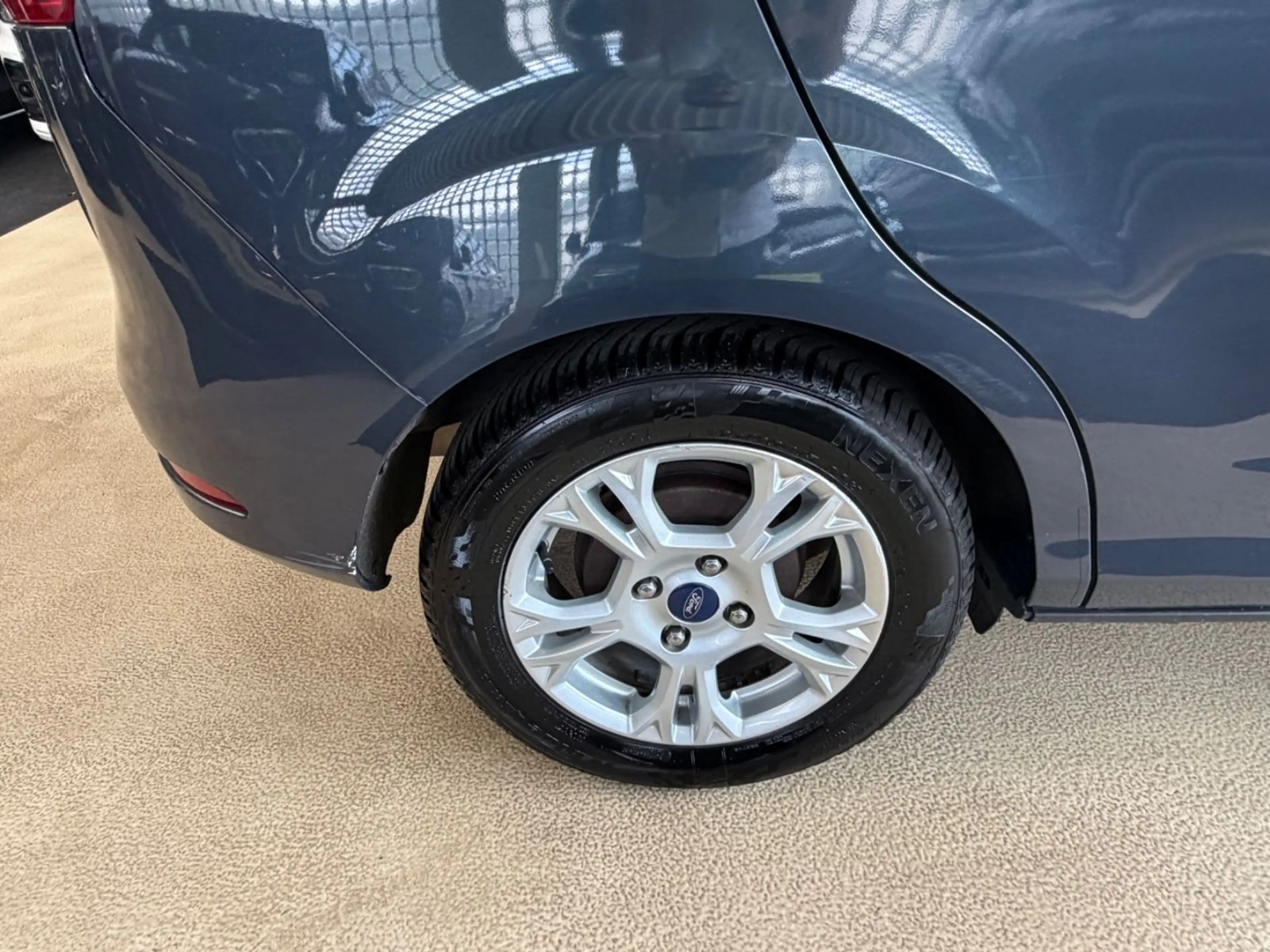 Ford B-Max B-MAX Sync Edition — photo 14