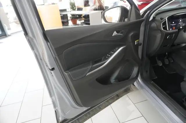 Opel Grandland X view 14
