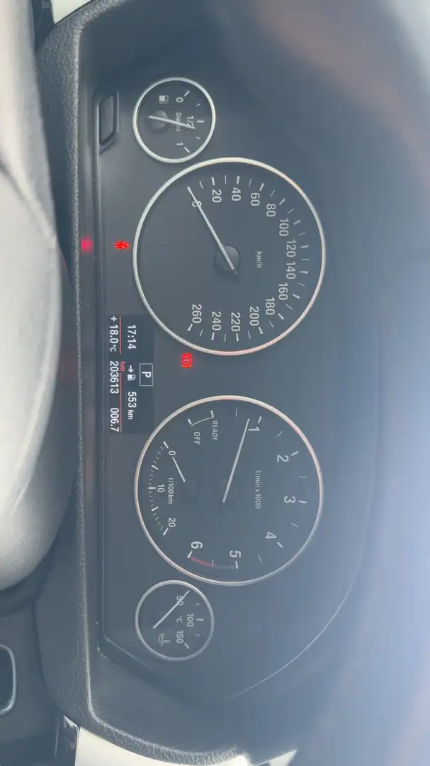 BMW 318 BMW 318 F30 Lim. Nahezu voll ausgestattet Gris - 1