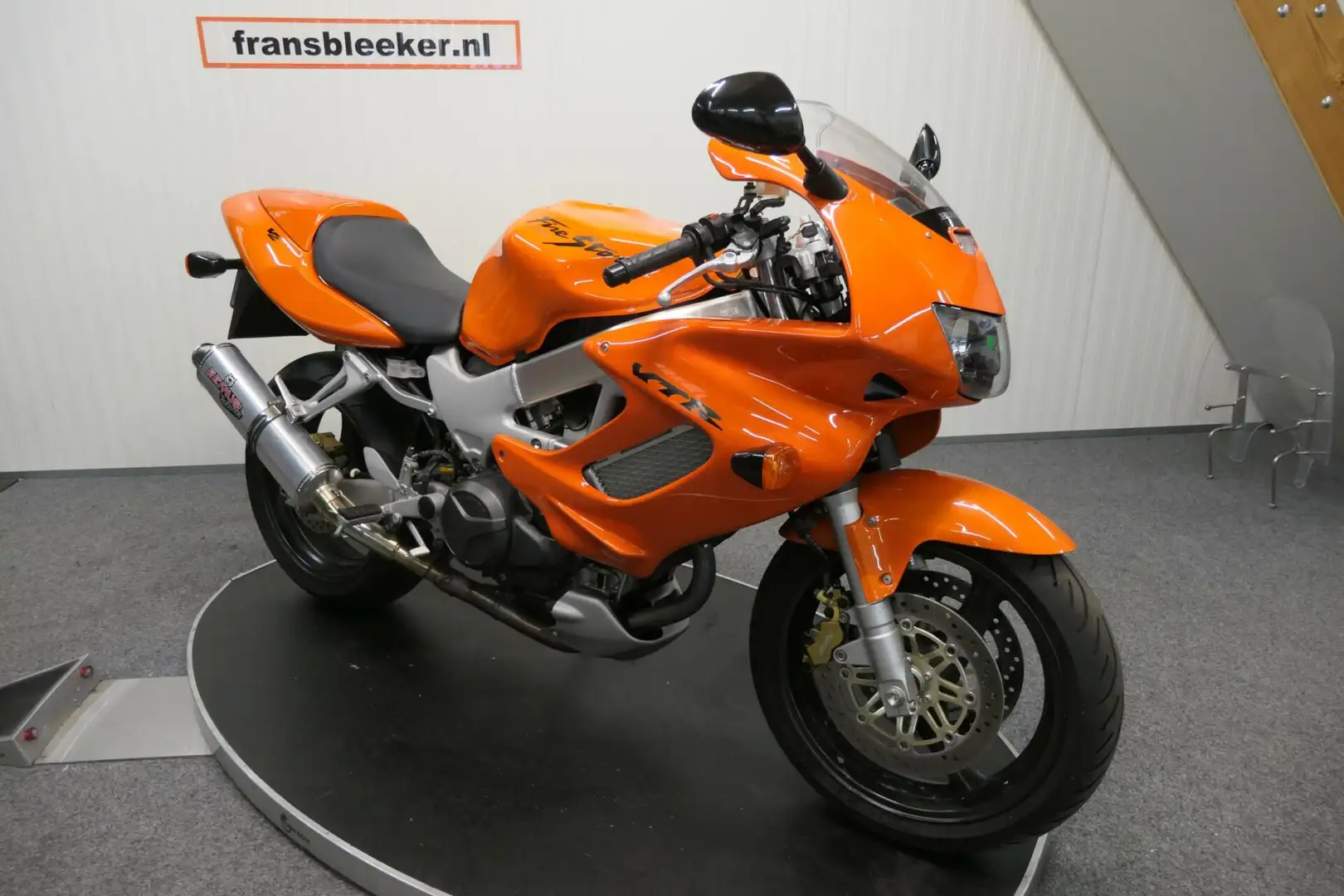 Honda VTR 1000 1000F Firestorm Oranje - 2