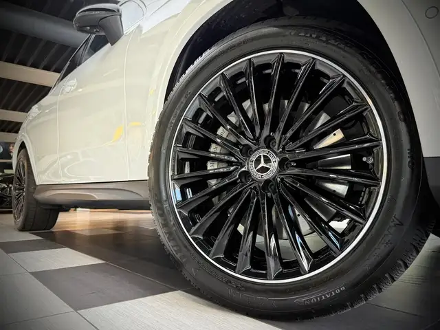 Mercedes-Benz GLC view 6