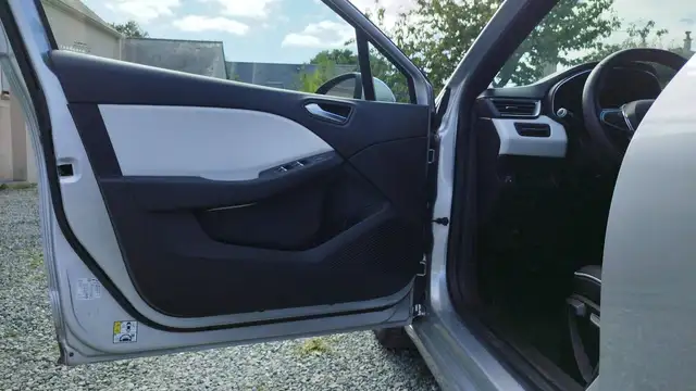 Renault Clio view 7