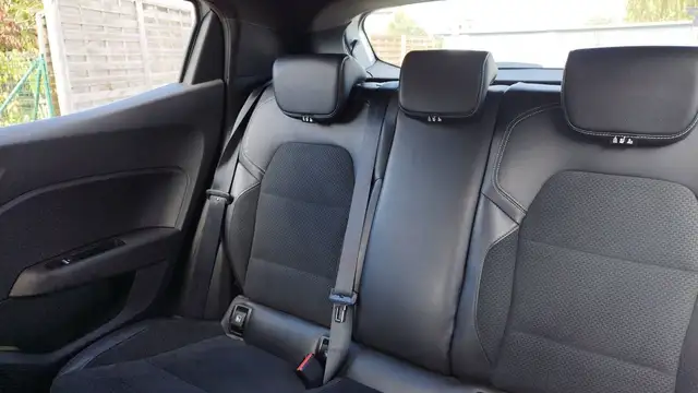 Renault Clio view 9