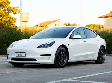 Model 3 Long Range Dual Motor awd ACCELERATION BOOST