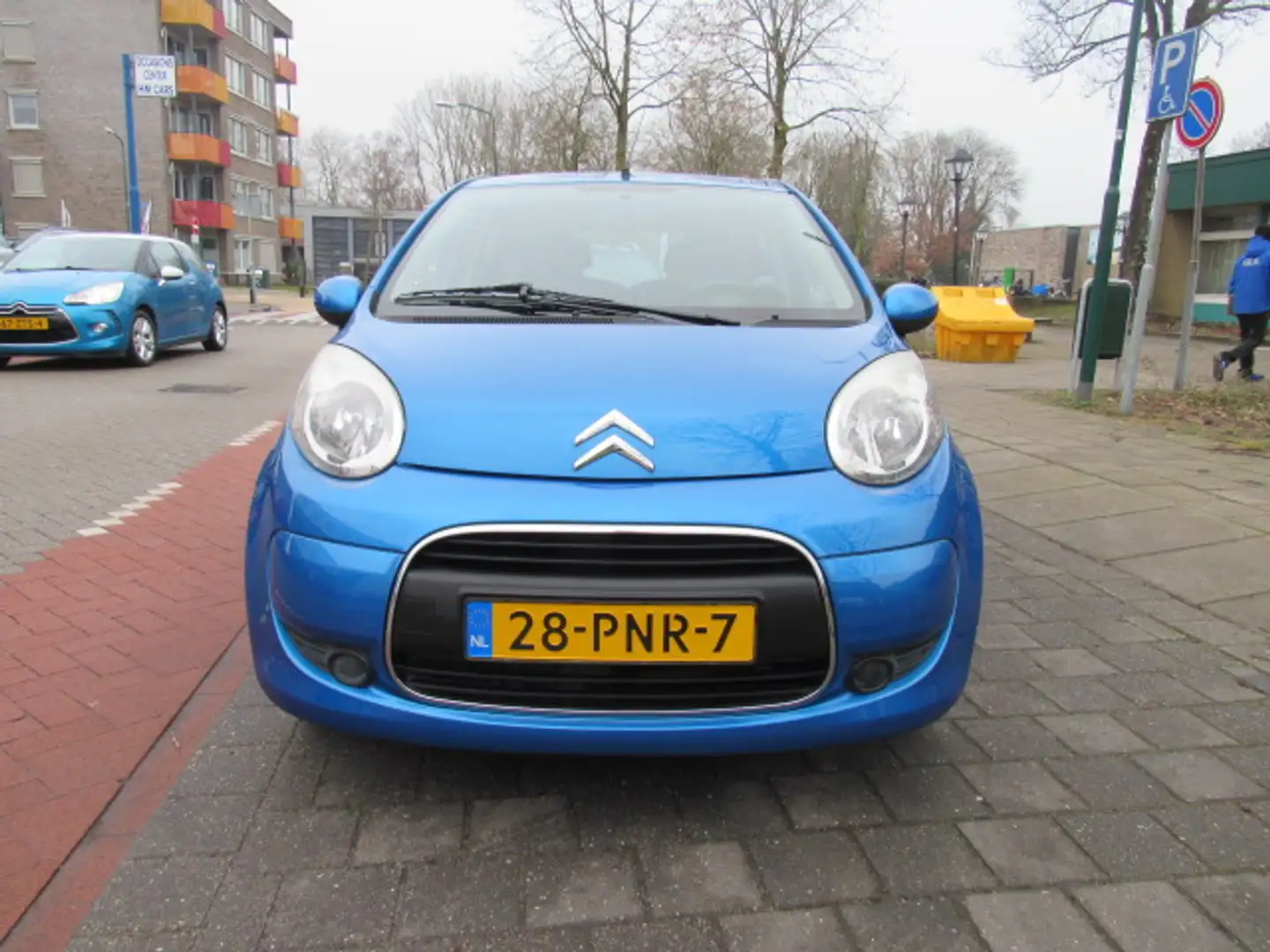 Citroen C1 1.0i 68PK 5Drs 64.206 km NAP Ambiance Blau - 2