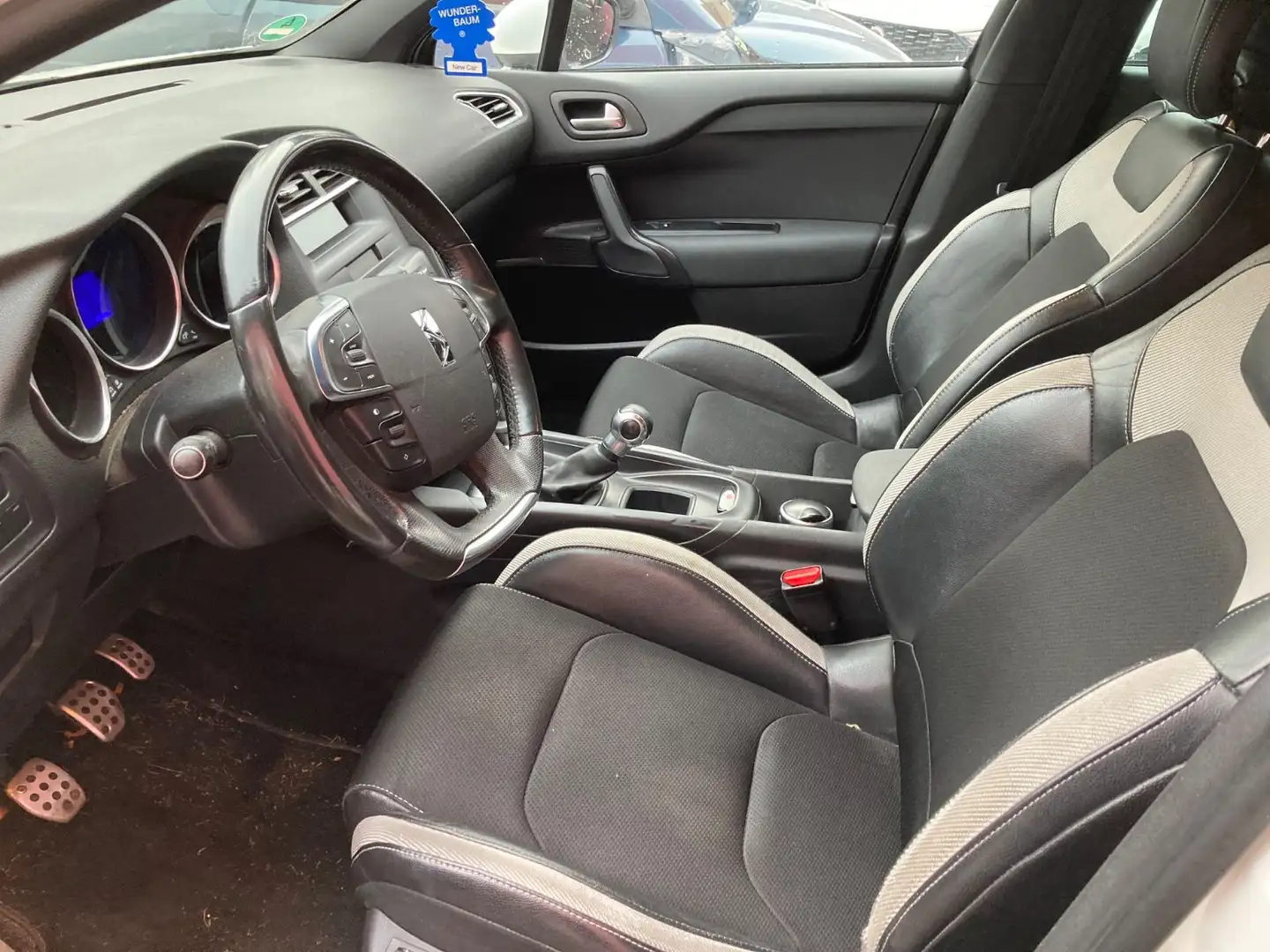 Citroen DS4 SoChic-Alu-Felgen-4-türig-Klima-Tüv-Au-Neu- Blanc - 2