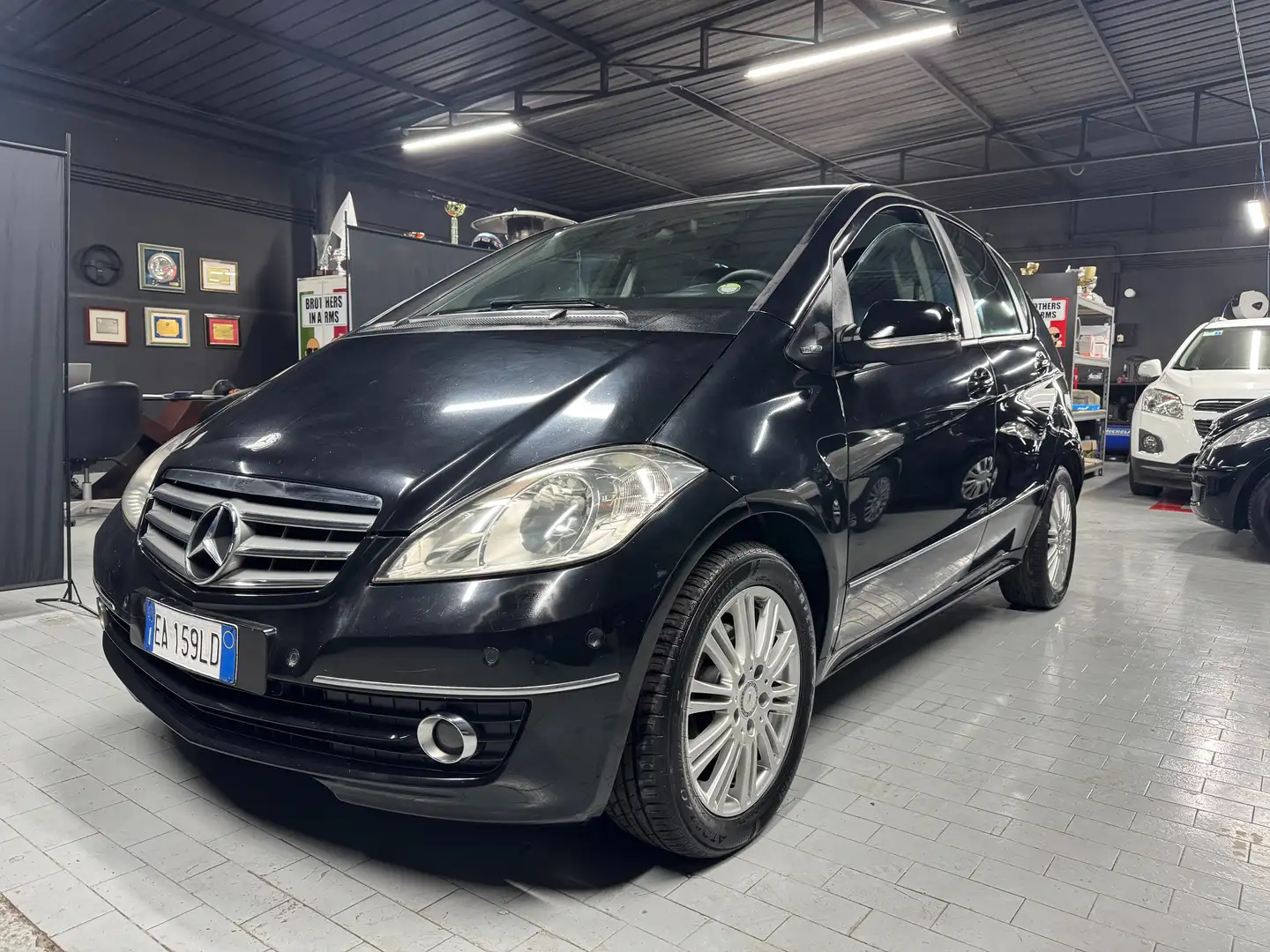 Mercedes-Benz A 160 Classe A160 Elegance CarPlay Neopatentati Nero - 2