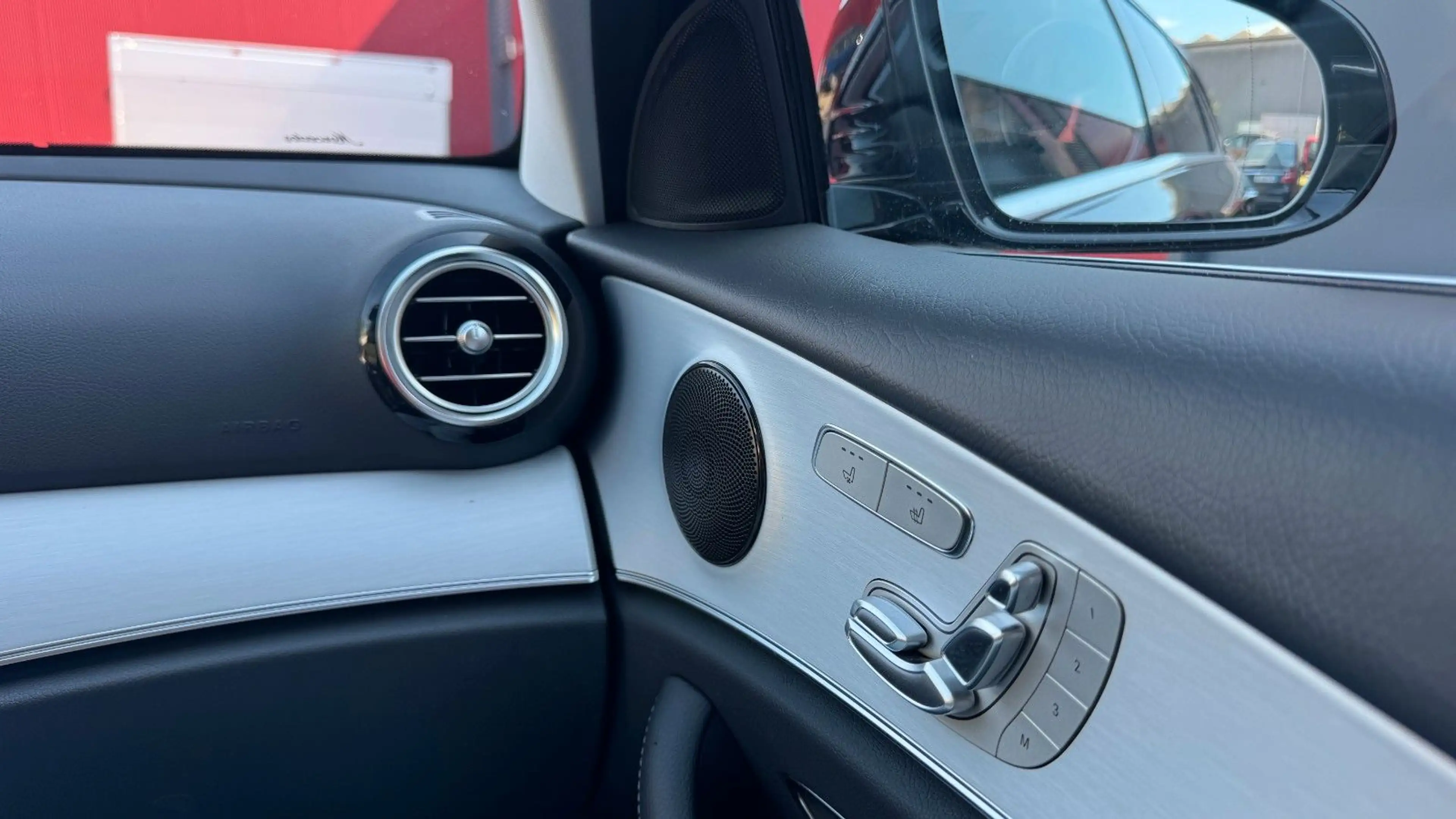 Mercedes-Benz E 450 T 4M Avantgarde Standheizung LEDER LED 360 — photo 13
