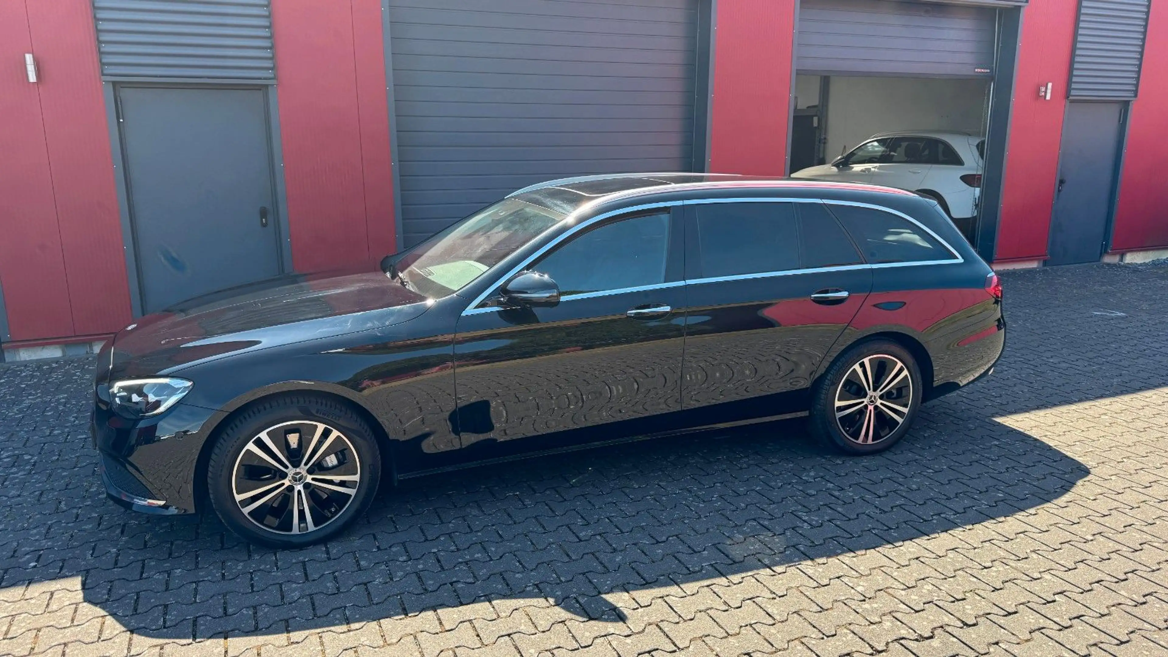 Mercedes-Benz E 450 T 4M Avantgarde Standheizung LEDER LED 360 — photo 3