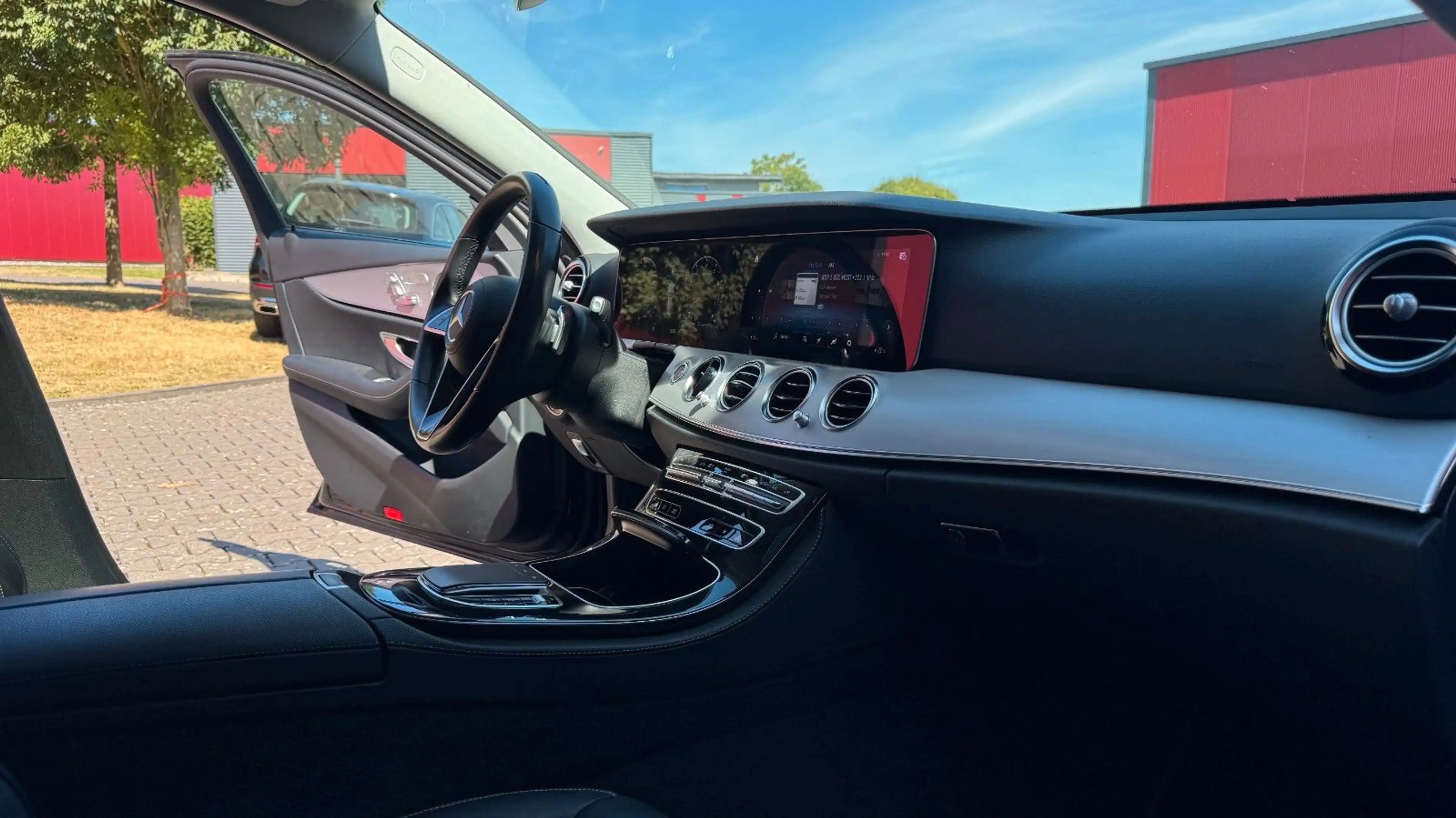 Mercedes-Benz E 450 T 4M Avantgarde Standheizung LEDER LED 360 — photo 2