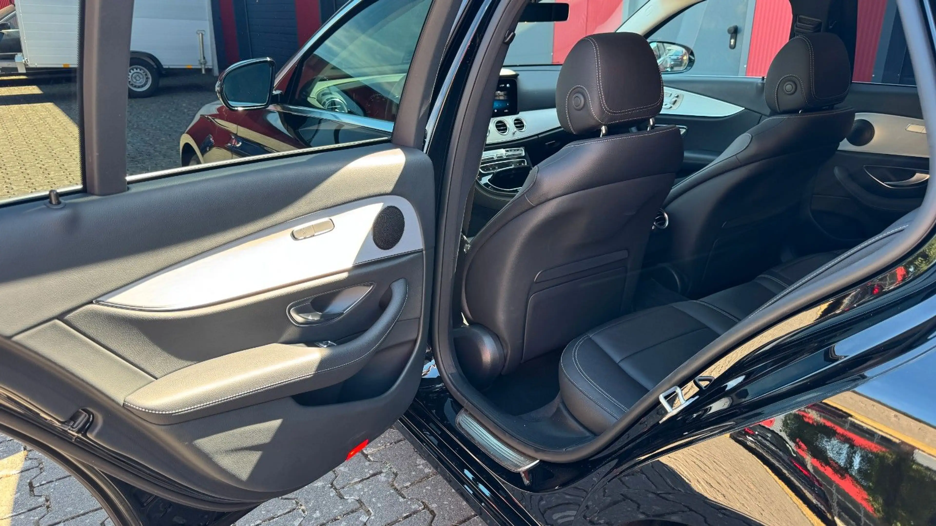 Mercedes-Benz E 450 T 4M Avantgarde Standheizung LEDER LED 360 — photo 8