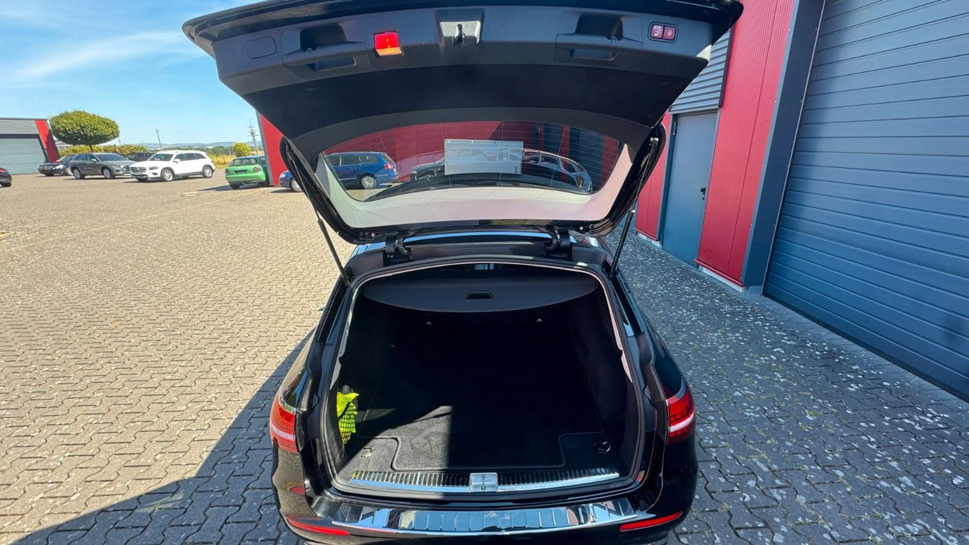 Mercedes-Benz E 450 T 4M Avantgarde Standheizung LEDER LED 360 — photo 11