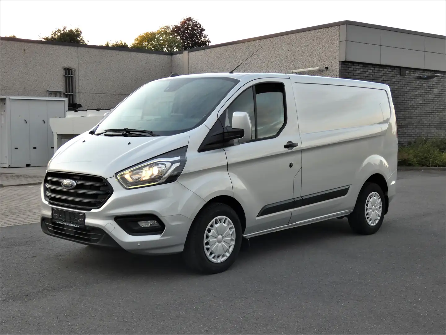 Ford Transit Custom 2.0 TDCI L1H1 131pk Automatique 1'Eig/Prop Zilver - 2