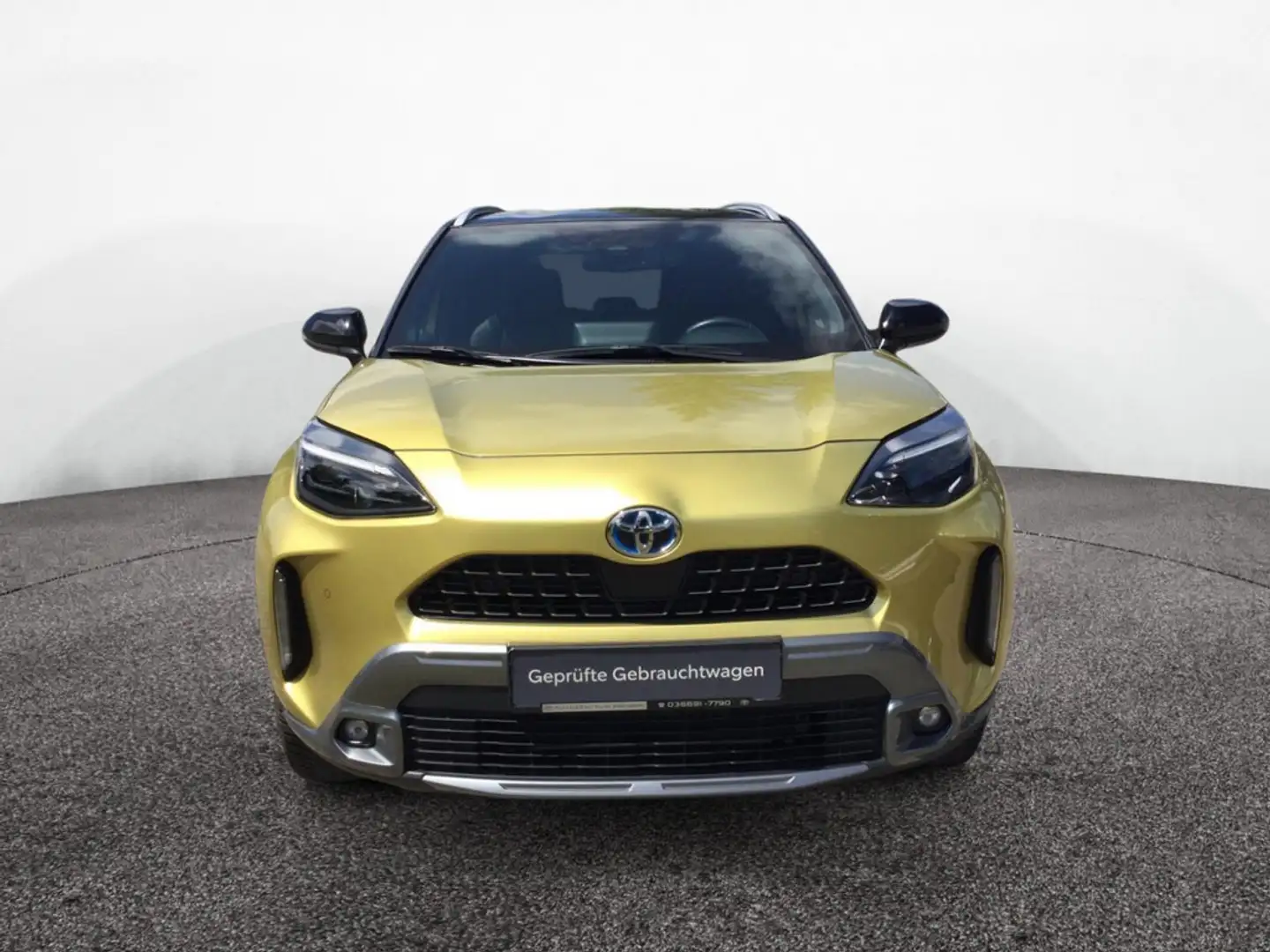 Toyota Yaris Cross 1.5 Hybrid AWD-i Adventure HUD Gelb - 2