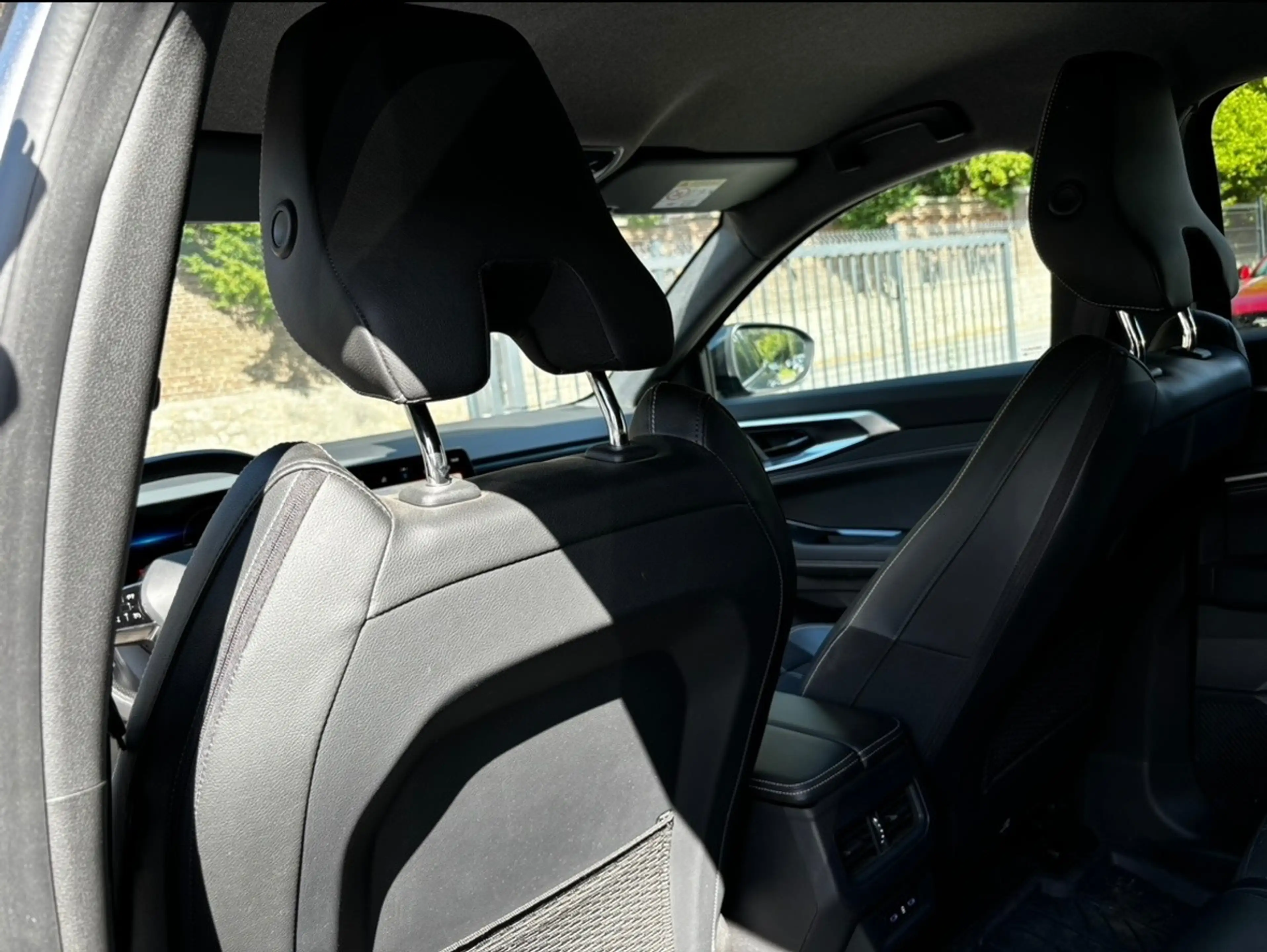 Renault Austral 1.3 TCe MHEV TECHNO * GARANTIE RENAULT 2029 * ÉTAT SHOWROOM — photo 15
