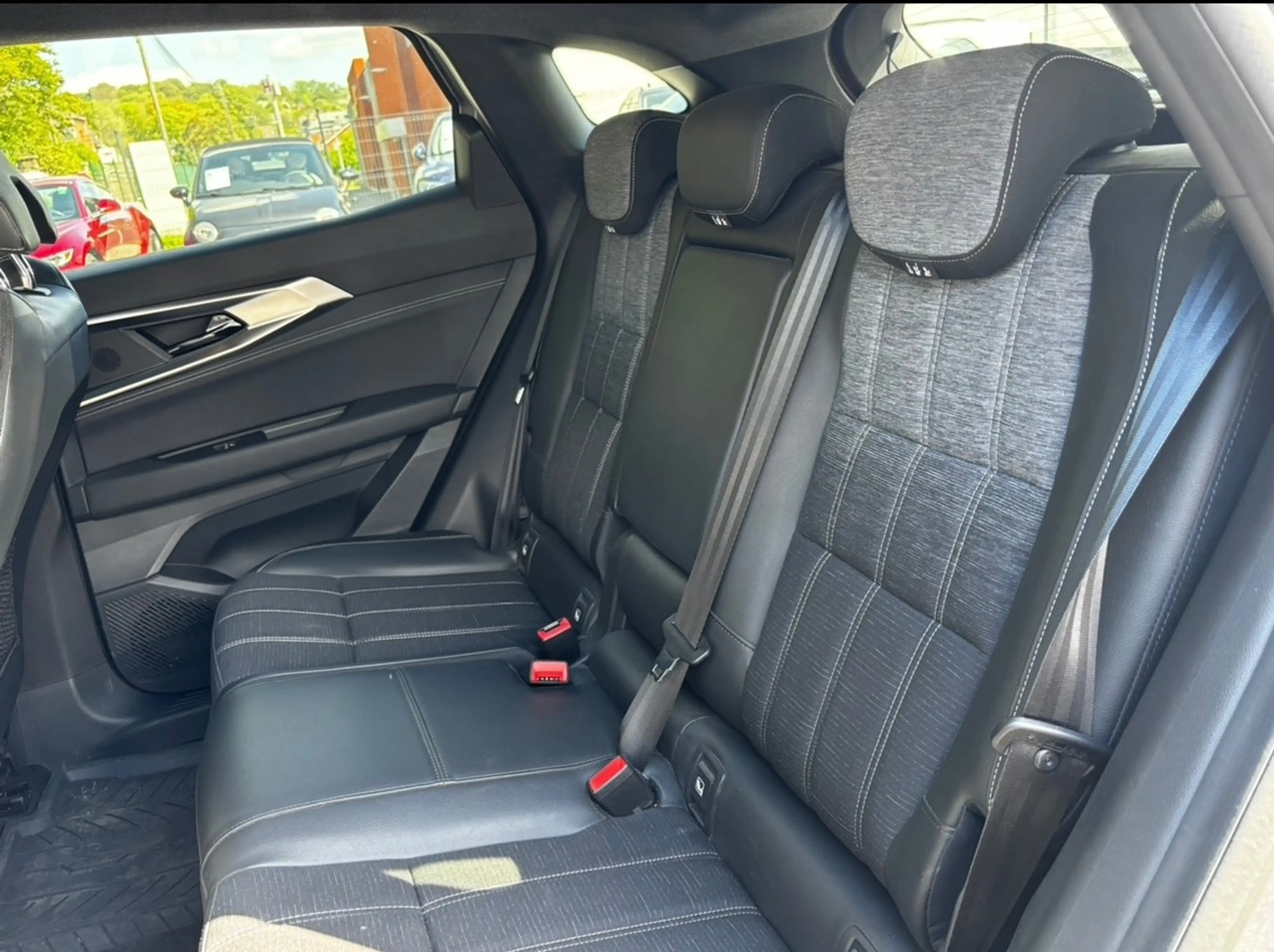 Renault Austral 1.3 TCe MHEV TECHNO * GARANTIE RENAULT 2029 * ÉTAT SHOWROOM — photo 17