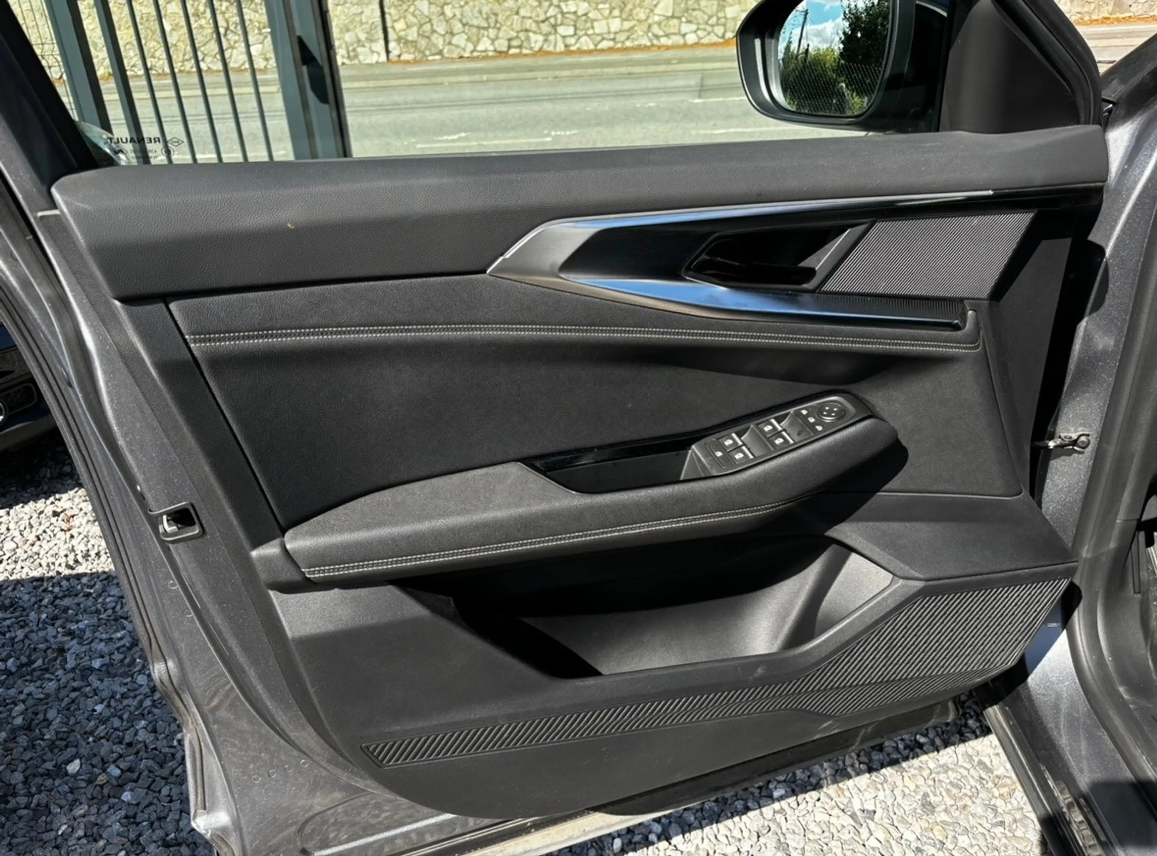 Renault Austral 1.3 TCe MHEV TECHNO * GARANTIE RENAULT 2029 * ÉTAT SHOWROOM — photo 19