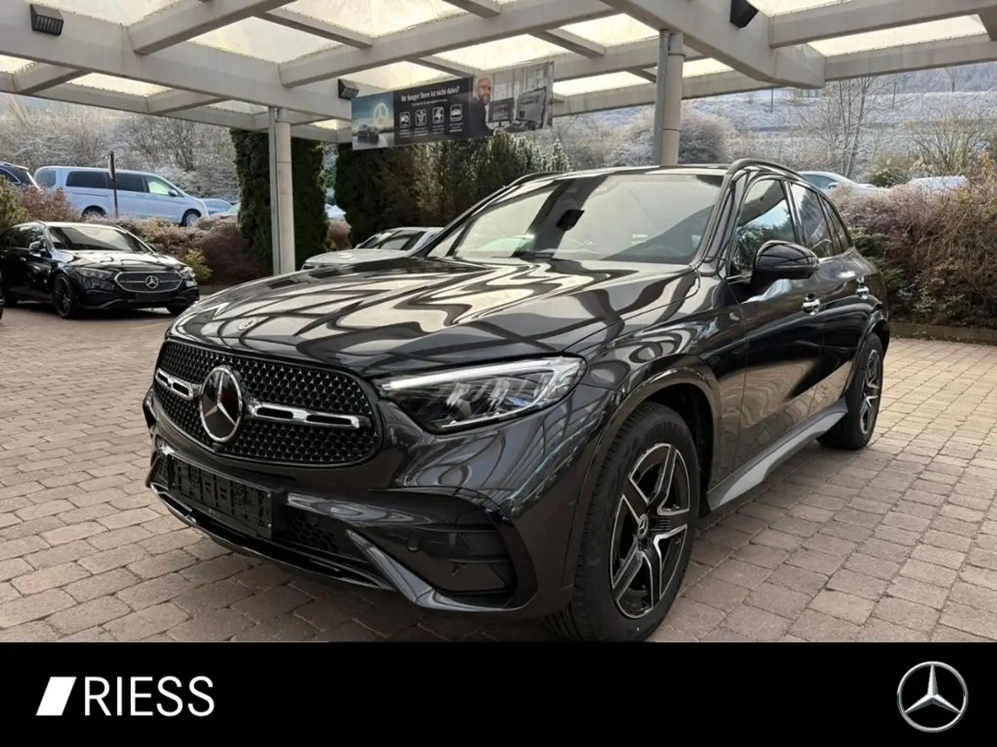 Mercedes-Benz GLC 220 d 4M AMG Sport Night Distr Pano AHK Ambi 360 Grau - 1
