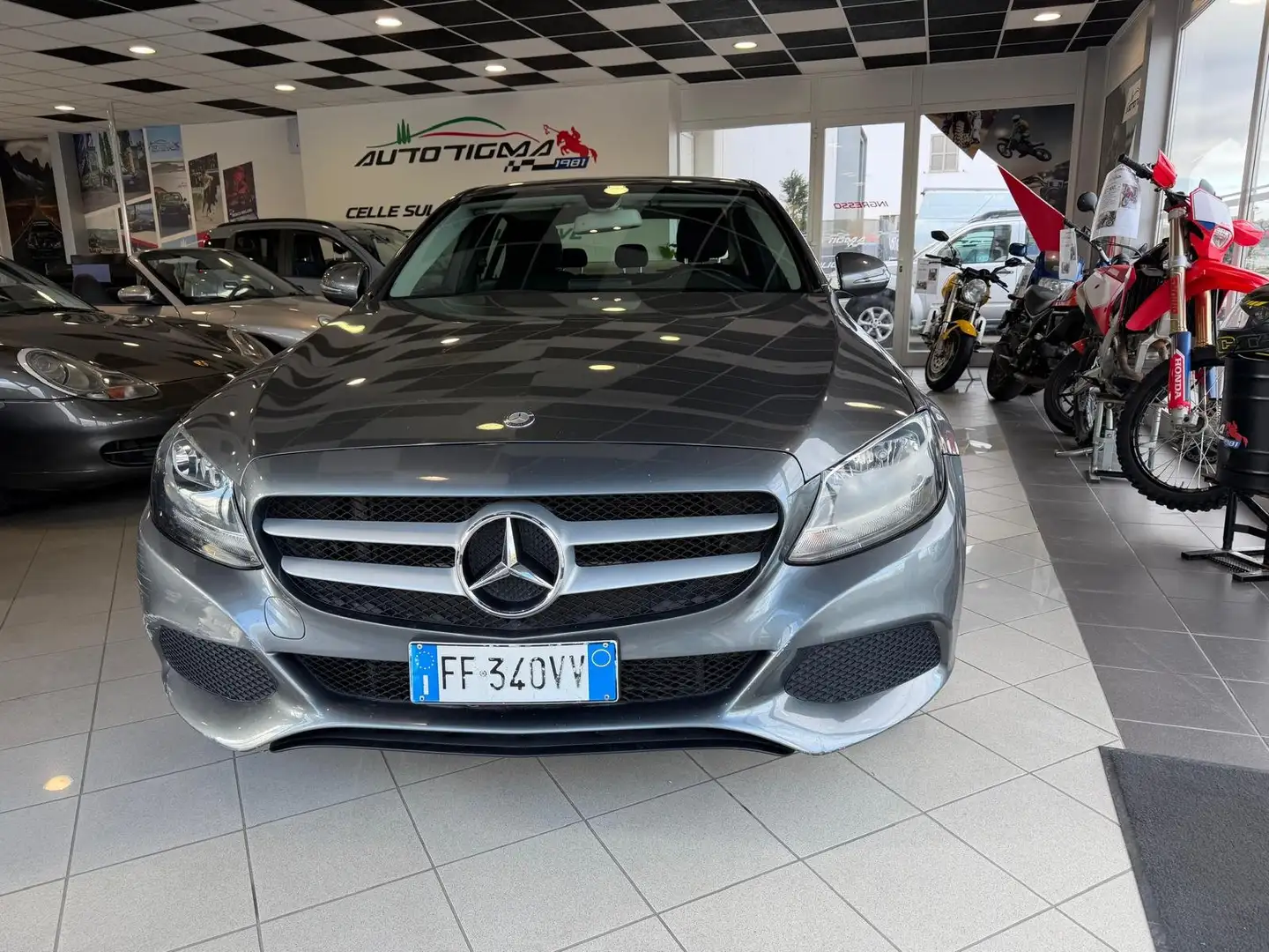 Mercedes-Benz C 180 Classe C-W205 2014 Berlina d (bt) Sport auto Grigio - 2