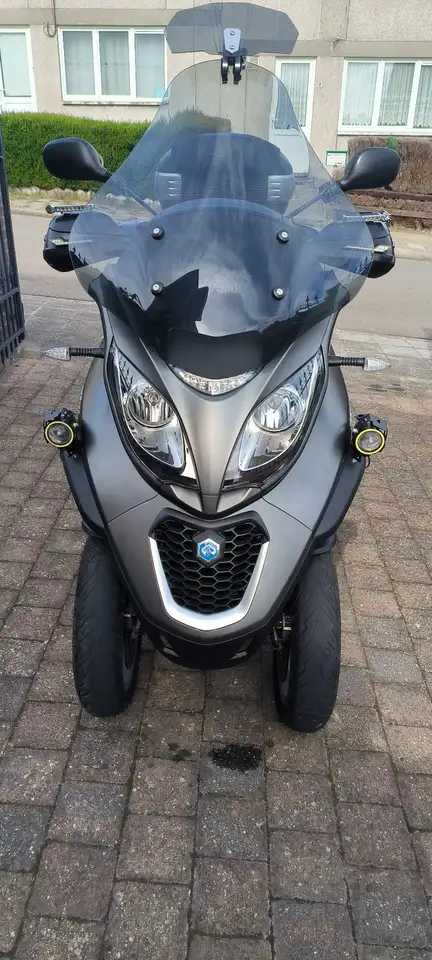 Piaggio MP3 500