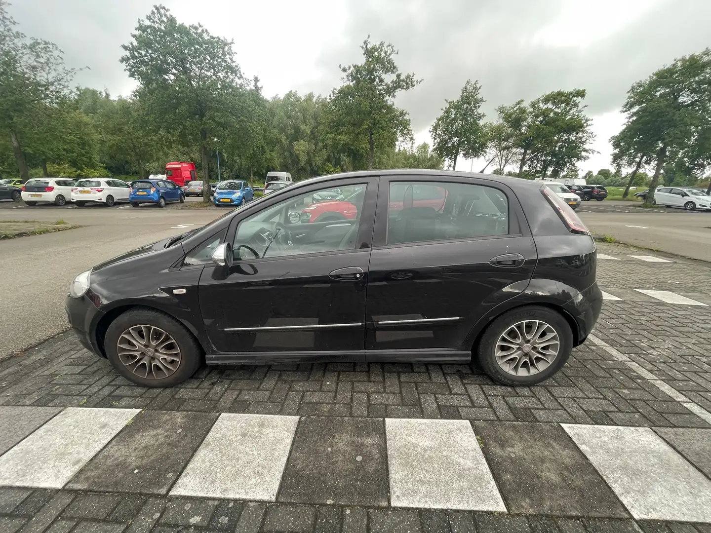 Fiat Punto 1.3 M-Jet Dynamic + onderhoud historie Zwart - 2