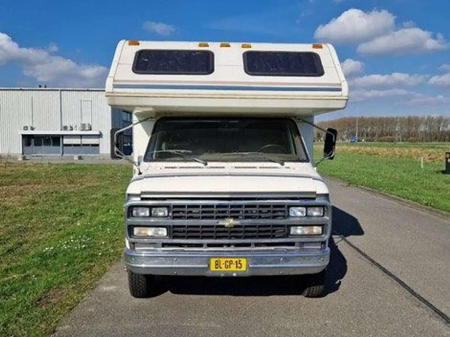 Chevrolet Chevy Van V30 WINNEB Blanc - 2