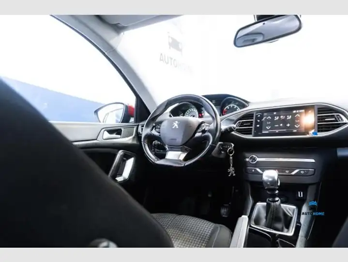 Peugeot 308 2020, foto 11