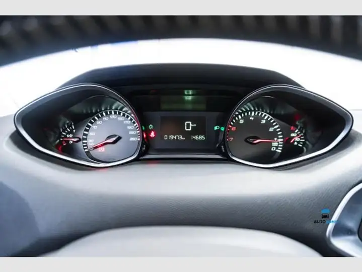 Peugeot 308 2020, foto 13