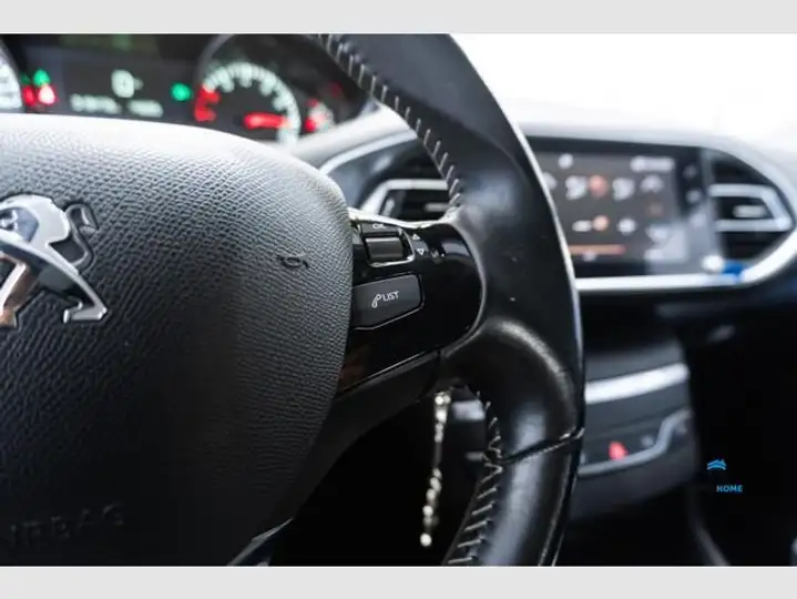 Peugeot 308 2020, foto 19