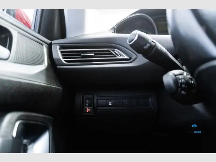 Peugeot 308 2020, foto 15