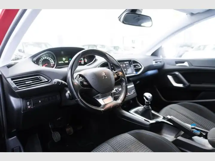 Peugeot 308 2020, foto 8