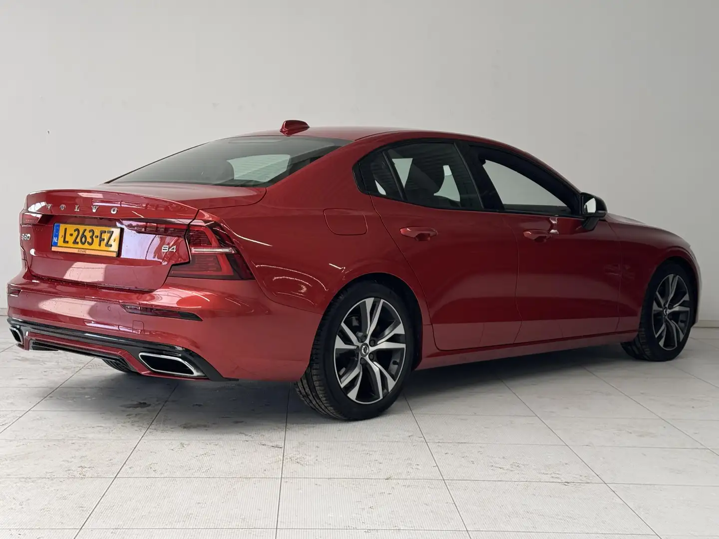 Volvo S60 2.0 B4 R-Design | Adaptieve cruise control | Elekt Orange - 2