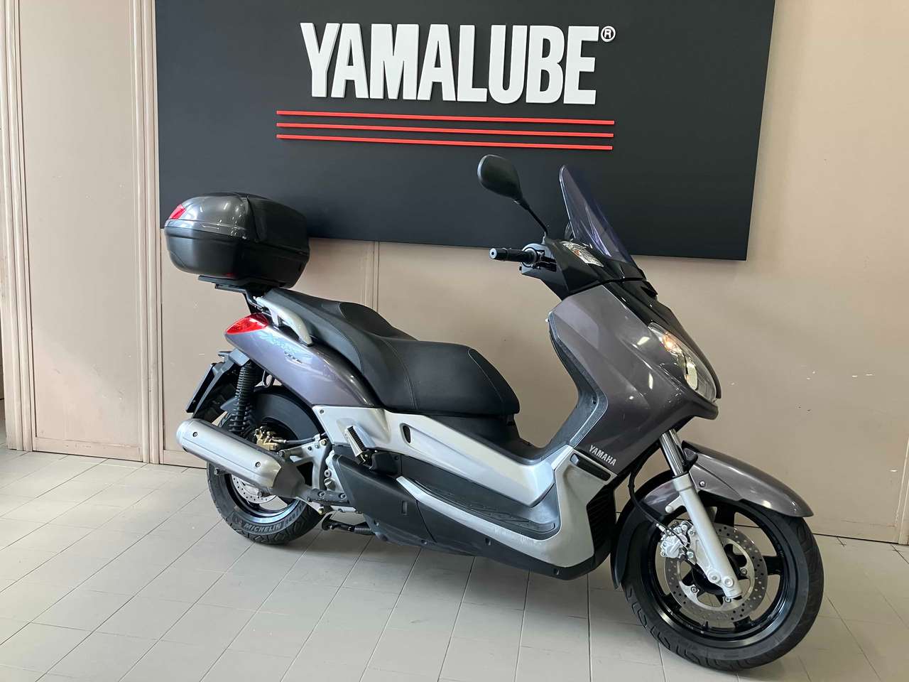 Yamaha X-Max 250