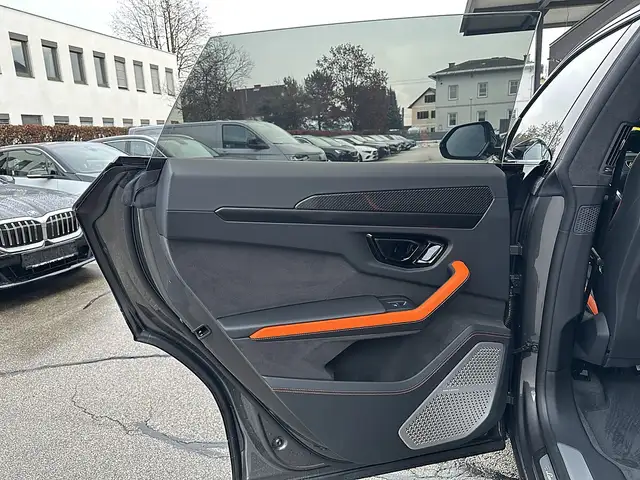 Lamborghini Urus URUS SE Aut. Ansicht 17