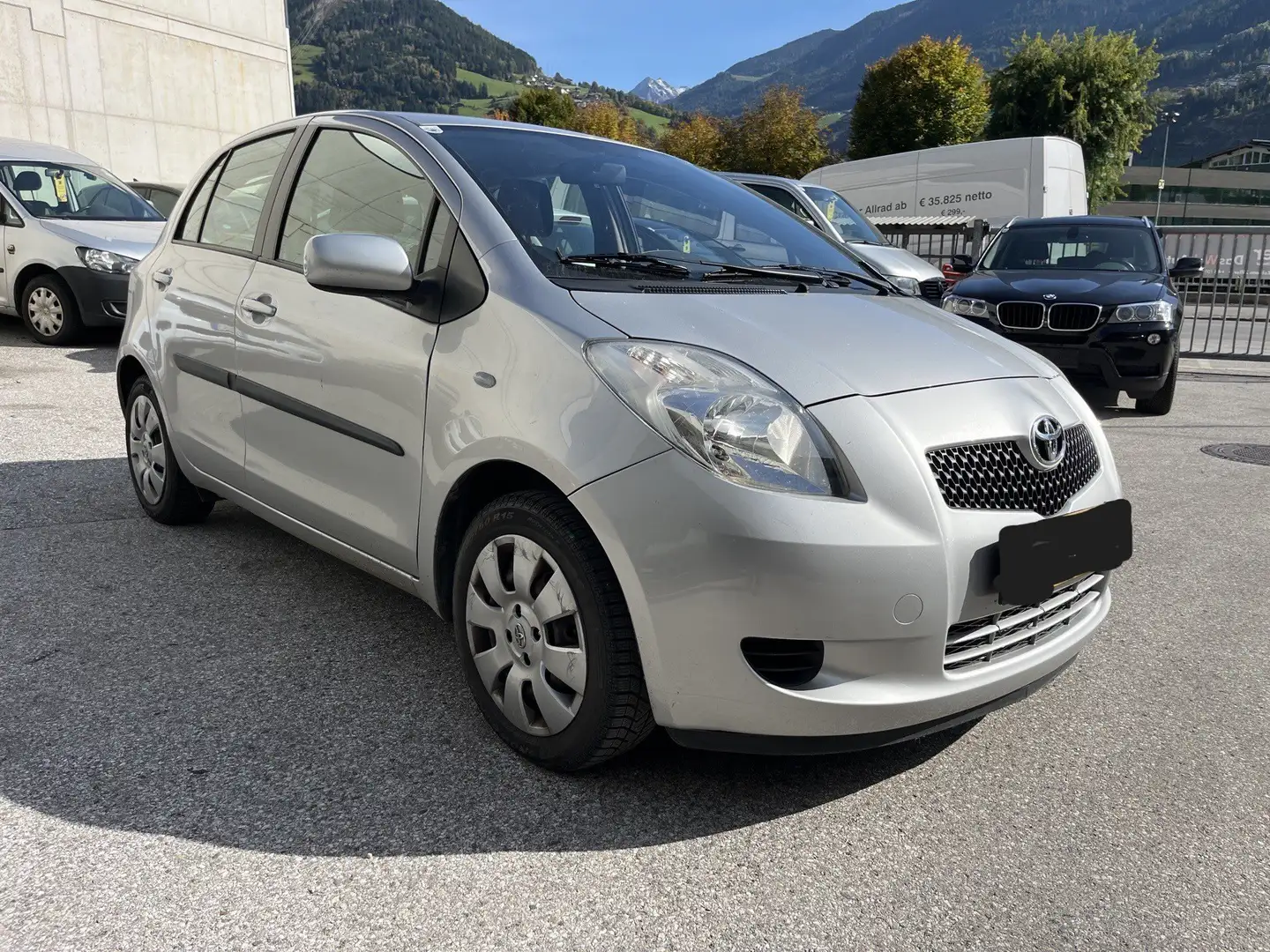 Toyota Yaris 1.0 VVT-i Luna aus 1.Hand 59" km org. 5.Türig Grau - 1