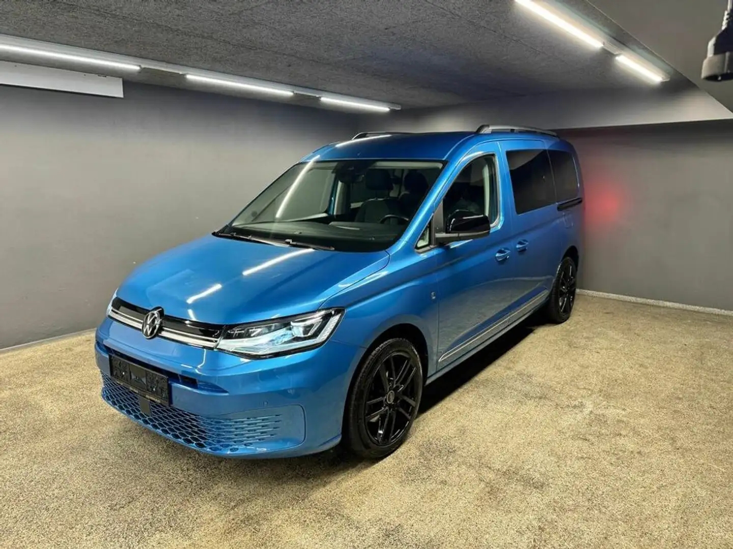 Volkswagen Caddy Style Maxi Bleu - 1