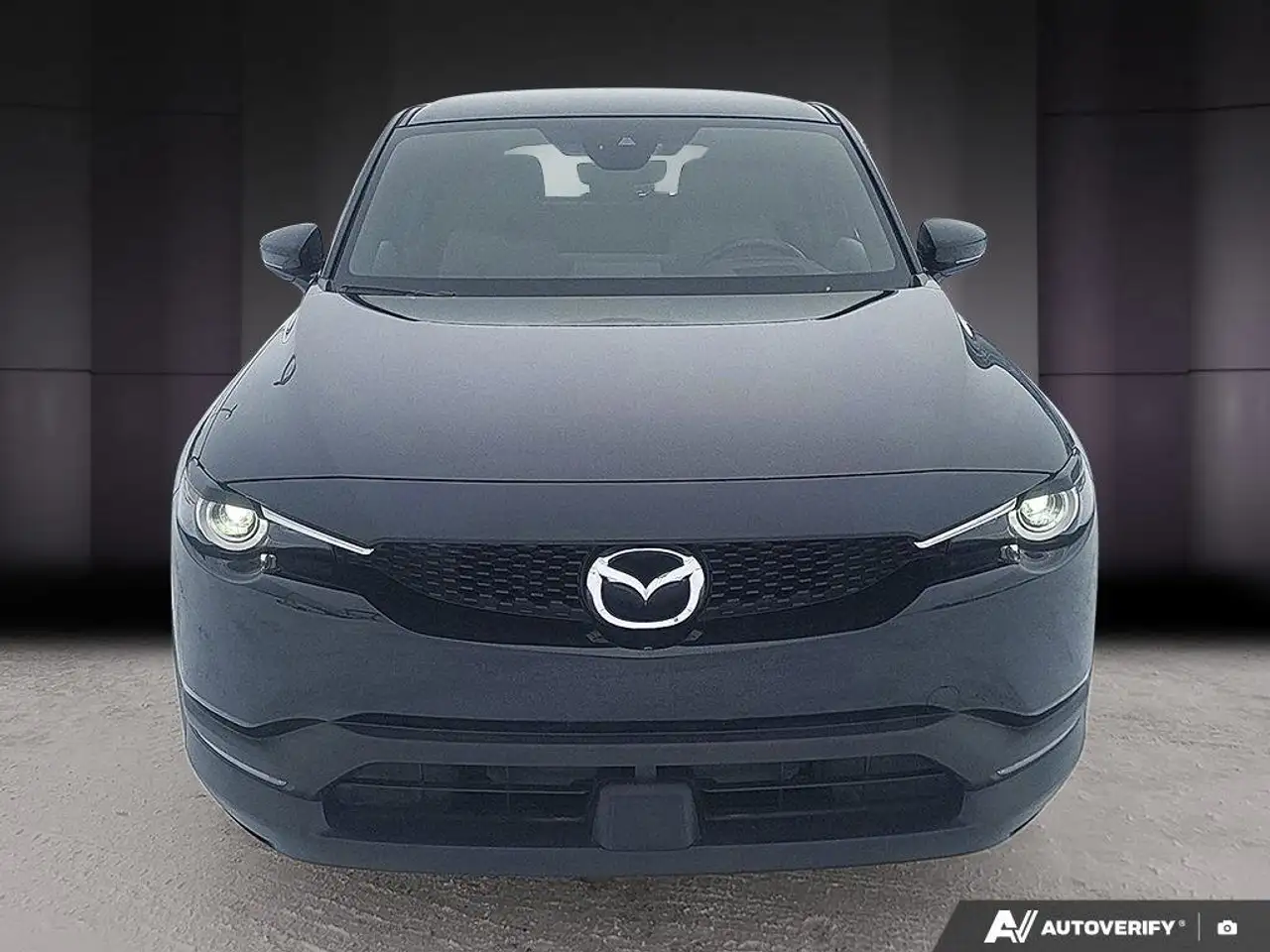 Mazda MX-30 снимка Mazda MX-30