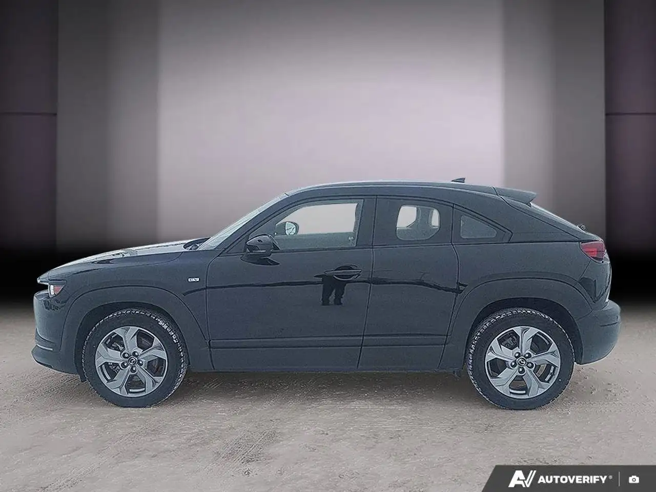 Mazda MX-30 снимка Mazda MX-30
