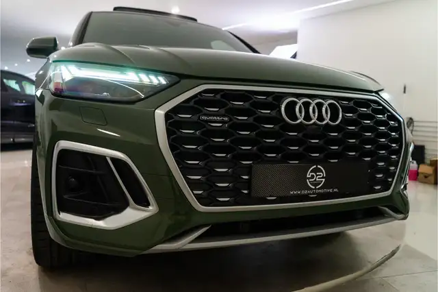 Audi Q5 view 10