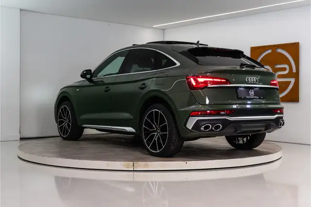 Audi Q5 view 3