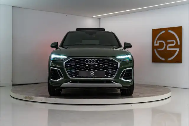 Audi Q5 view 8