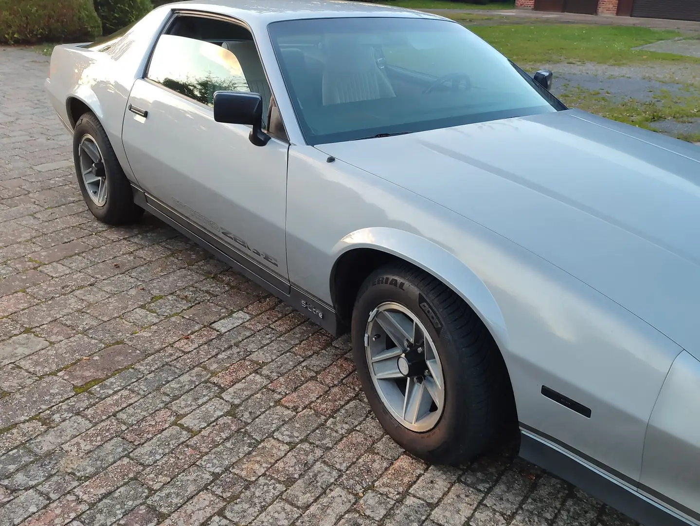 Chevrolet Camaro Silber - 1
