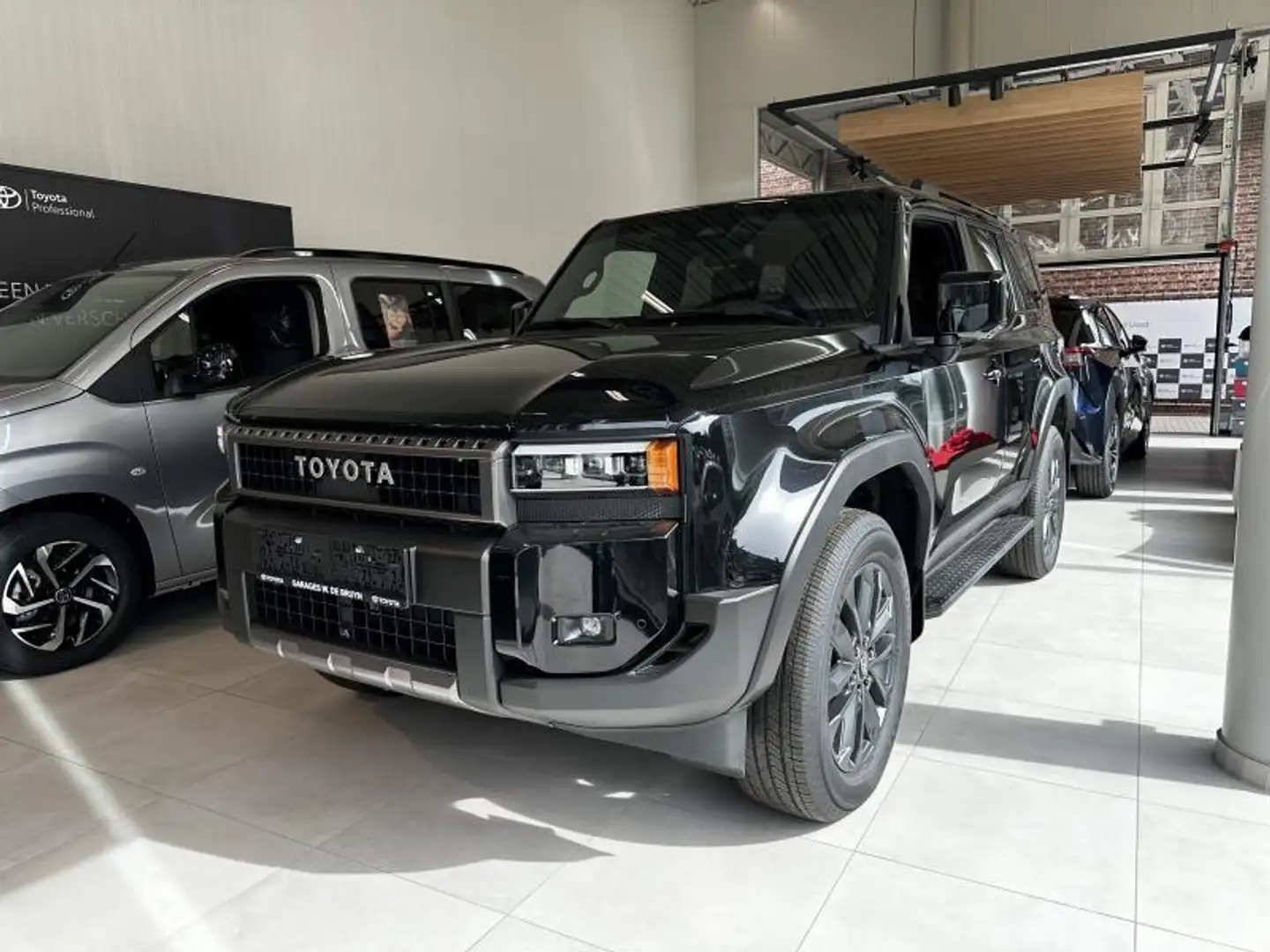 Toyota Land Cruiser VX-L Negro - 1